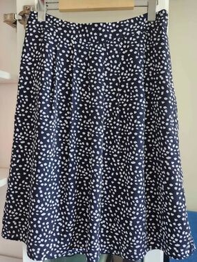 Women's Banana Republic skirt - size 6